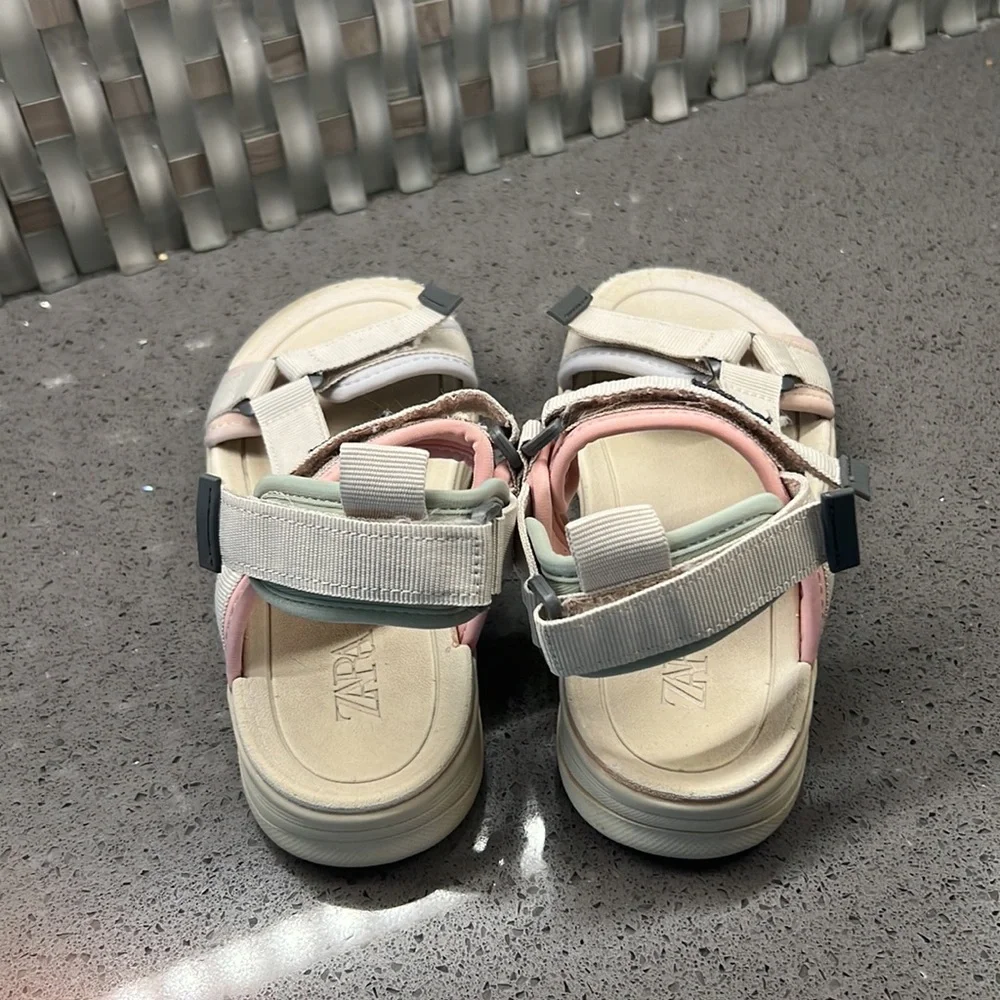 Zara technical sandals size 33 euro (2.5) in us